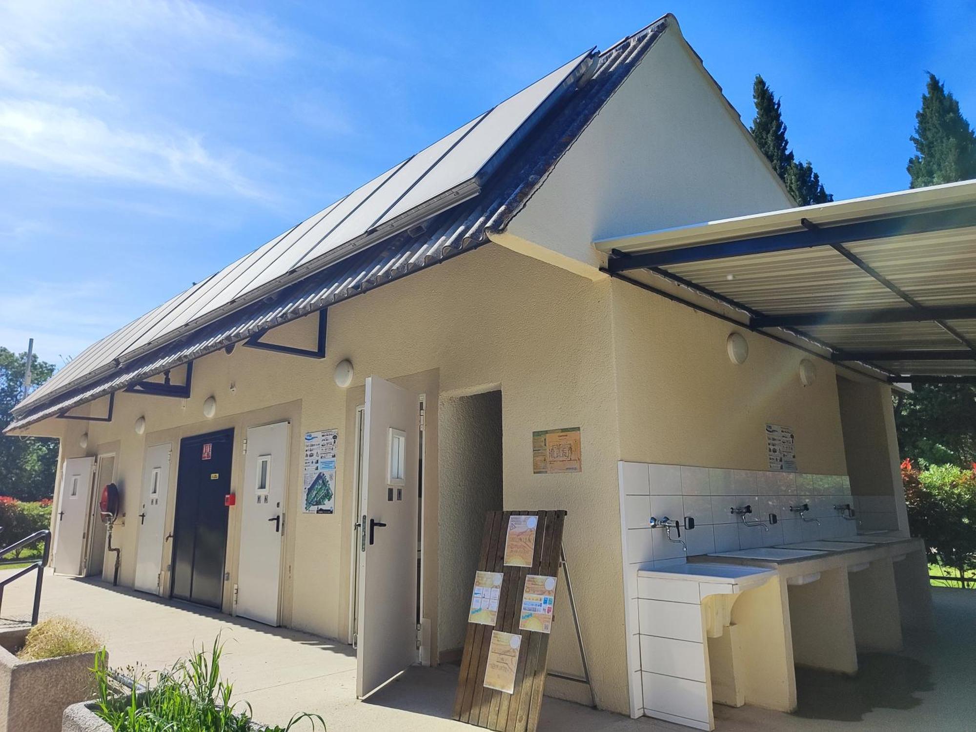 Camping Porte Des Alpilles By M.A Destination Glamping Saint-Étienne-du-Grès Exterior foto