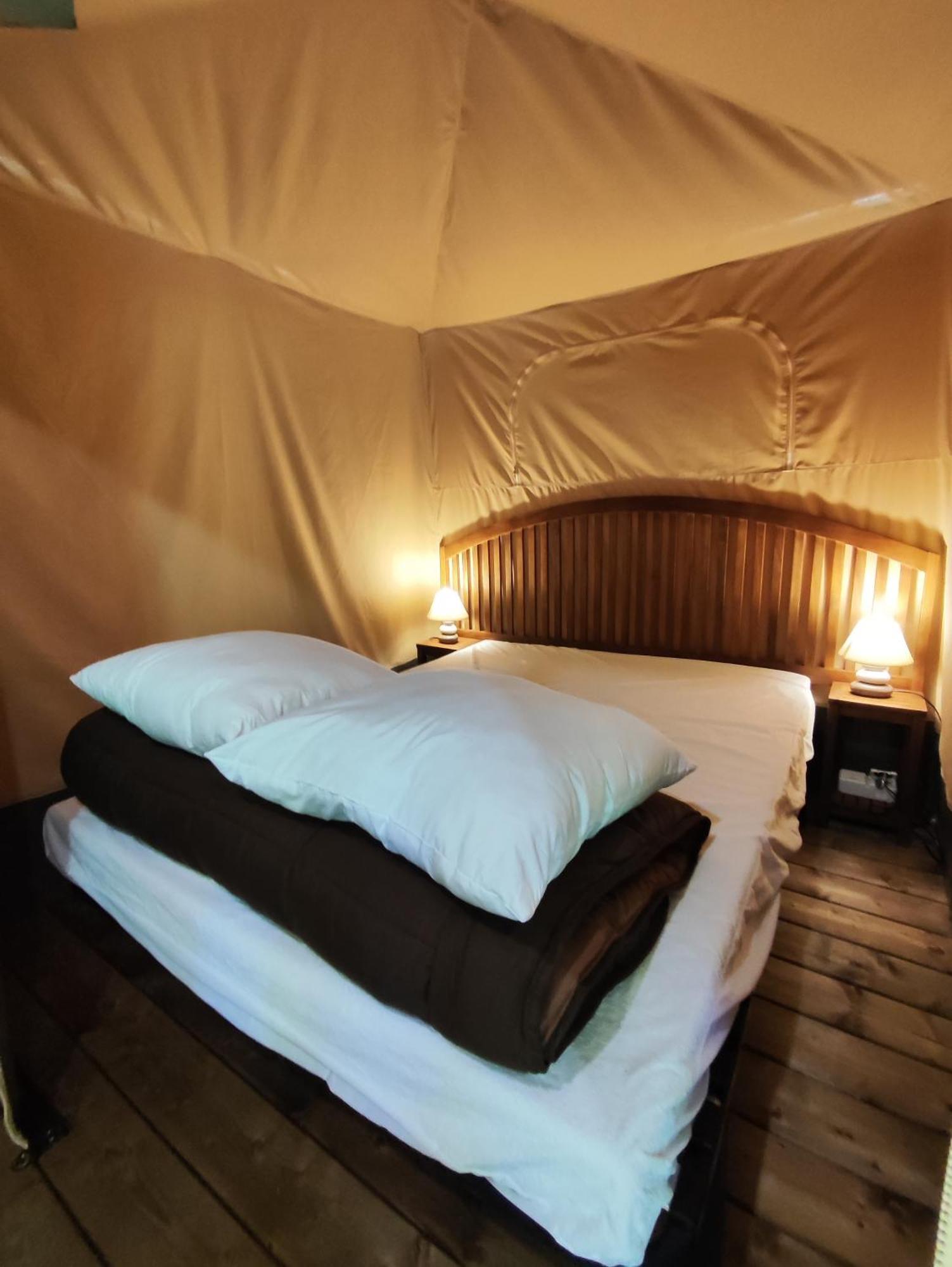 Camping Porte Des Alpilles By M.A Destination Glamping Saint-Étienne-du-Grès Exterior foto