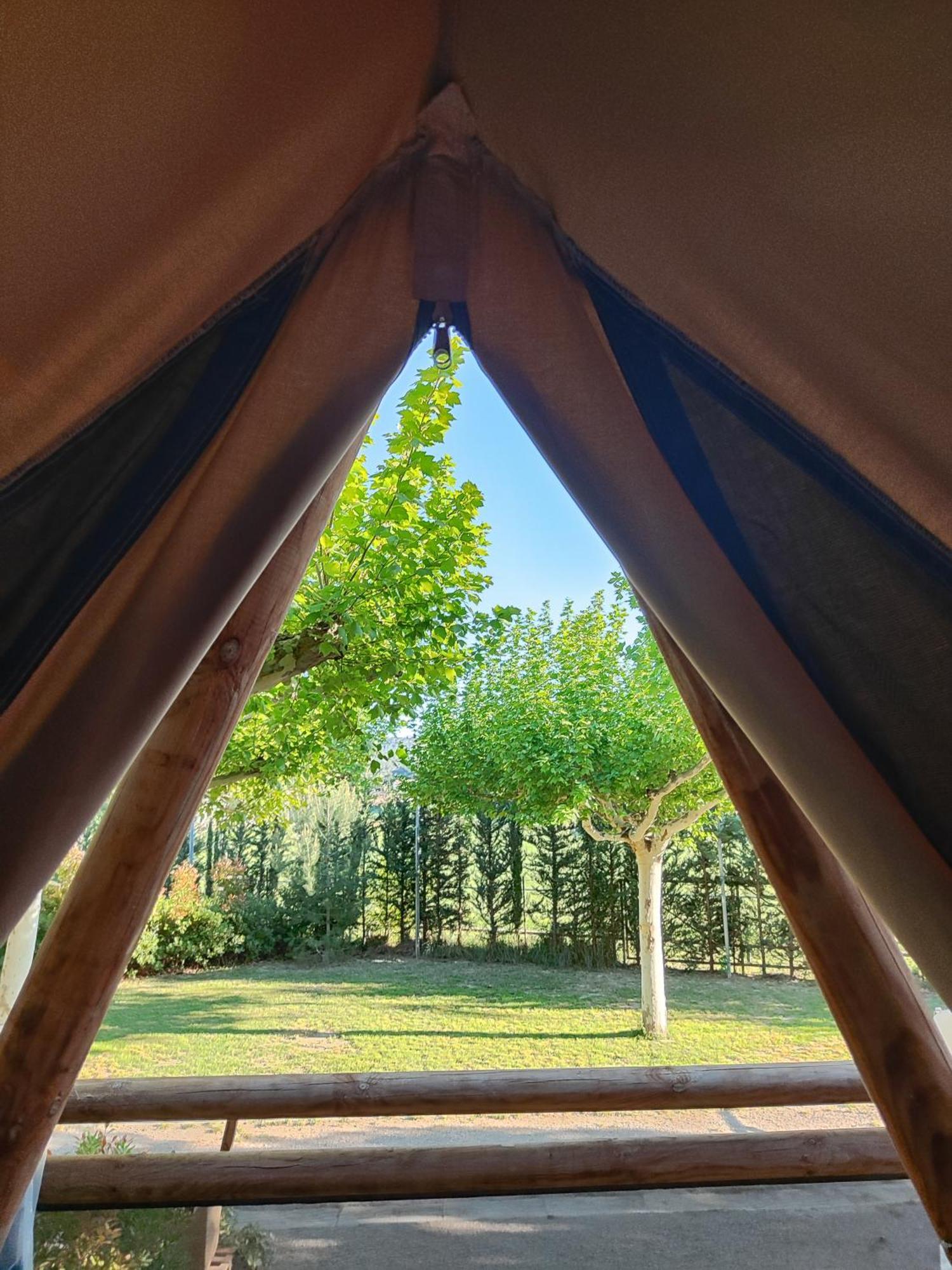 Camping Porte Des Alpilles By M.A Destination Glamping Saint-Étienne-du-Grès Exterior foto