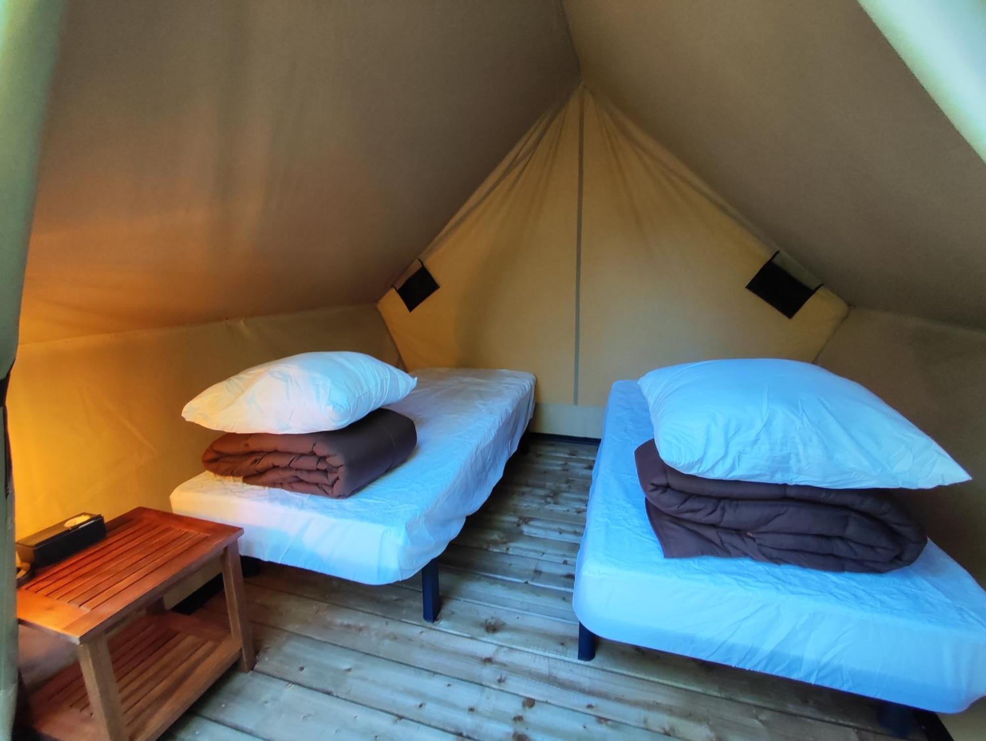 Camping Porte Des Alpilles By M.A Destination Glamping Saint-Étienne-du-Grès Exterior foto