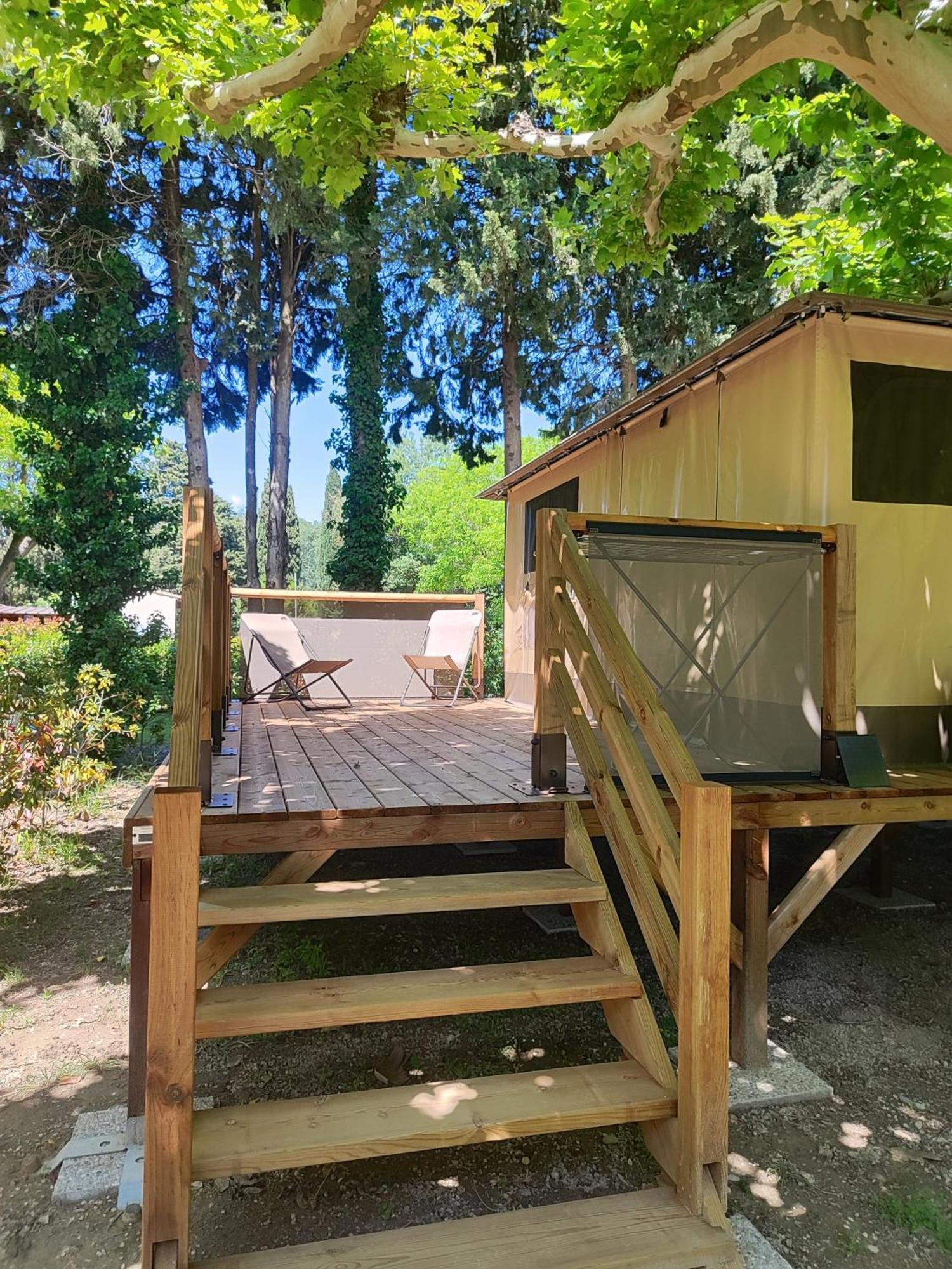 Camping Porte Des Alpilles By M.A Destination Glamping Saint-Étienne-du-Grès Exterior foto